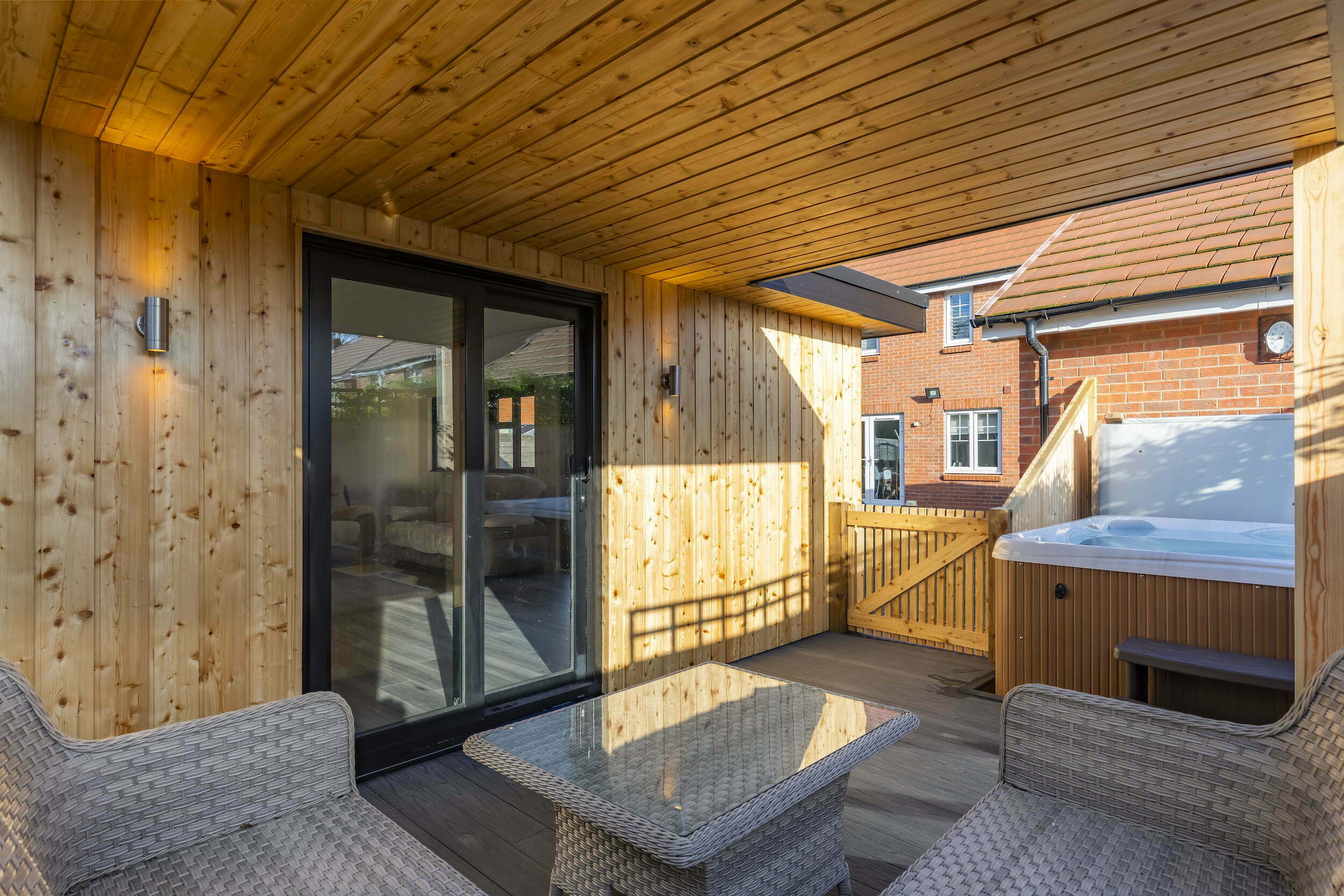 Garden room with hot tub Worthing